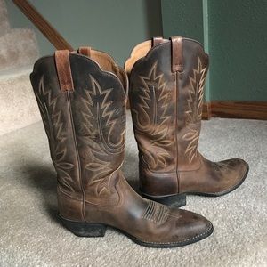 Ariat Women’s Heritage R Toe Western Boot